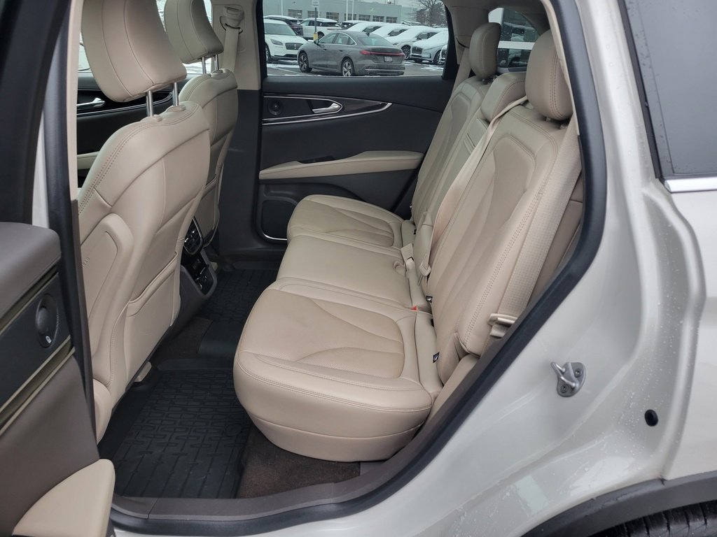 Used 2021 Lincoln Nautilus Reserve image 23