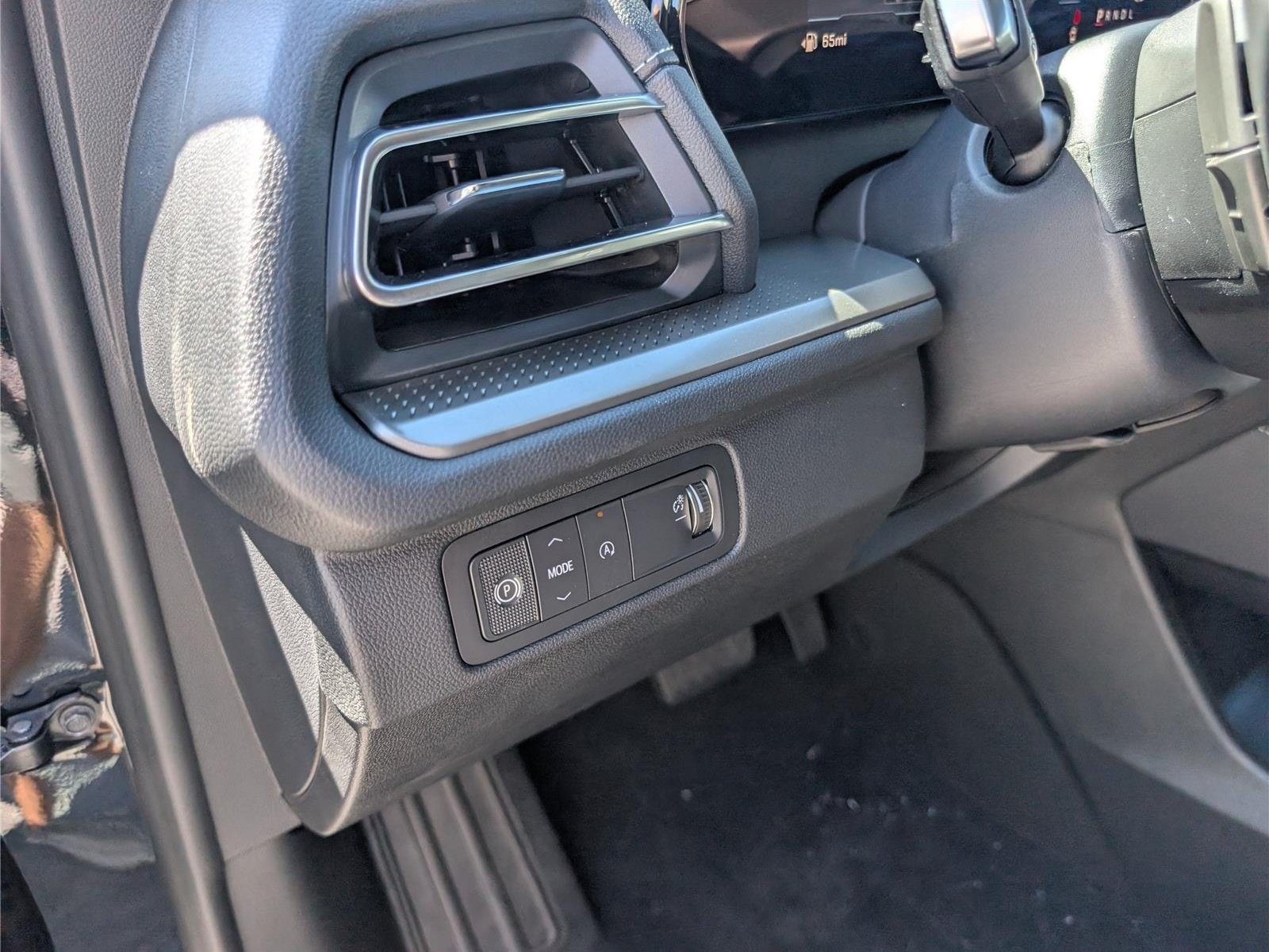 New 2027 Chevrolet Traverse LT w/ Midnight/Sport Edition FWD image 19