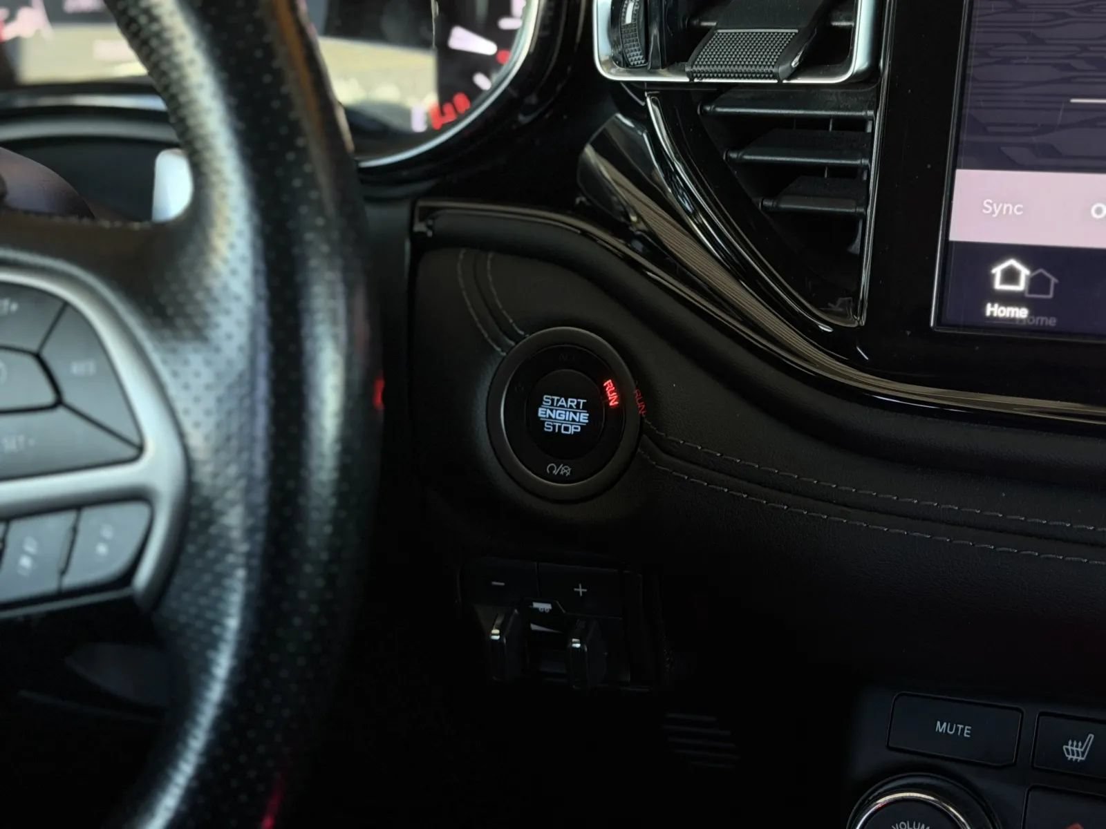 Used 2021 Dodge Durango Citadel w/ Premium Entertainment Group AWD/4WD image 31