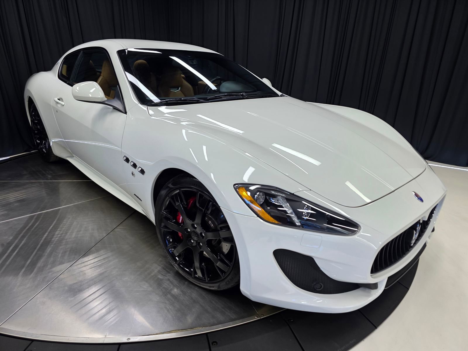 Used 2015 Maserati GranTurismo Sport RWD image 43