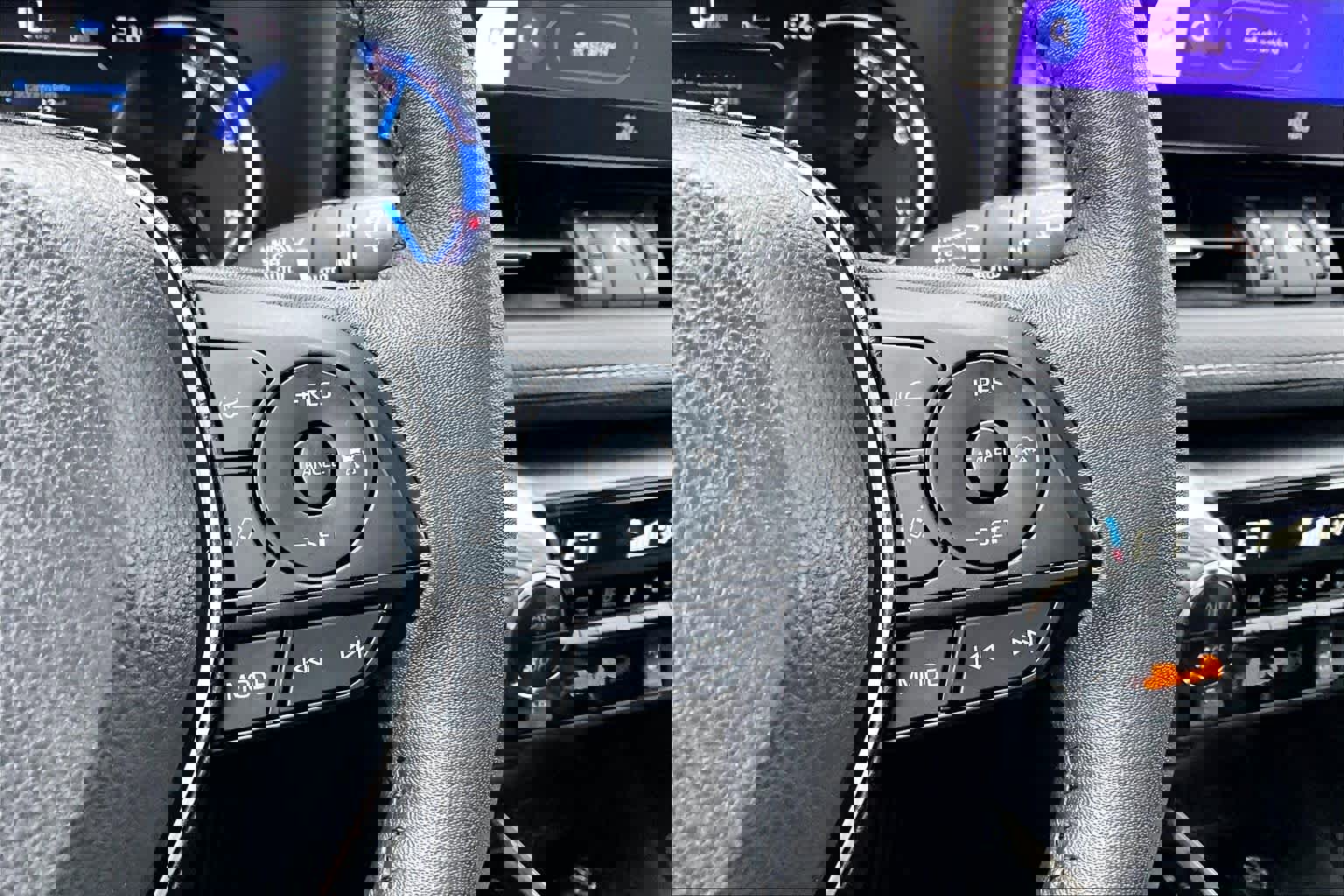 Used 2023 Toyota RAV4 XLE Premium image 24