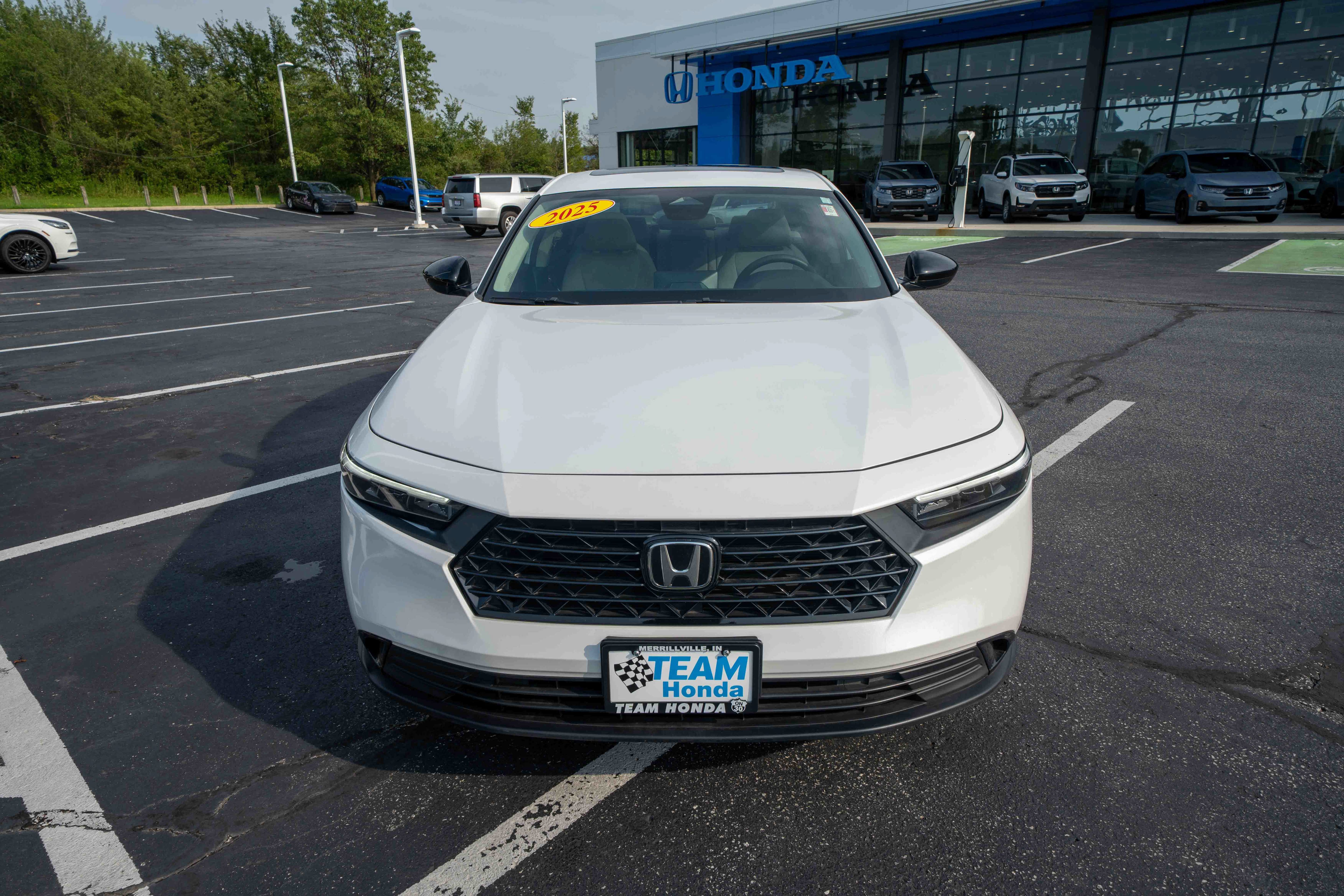 Used 2025 Honda Accord SE image 2