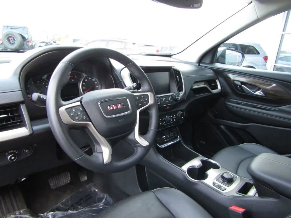 Used 2018 GMC Terrain Denali w/ Comfort Package image 9