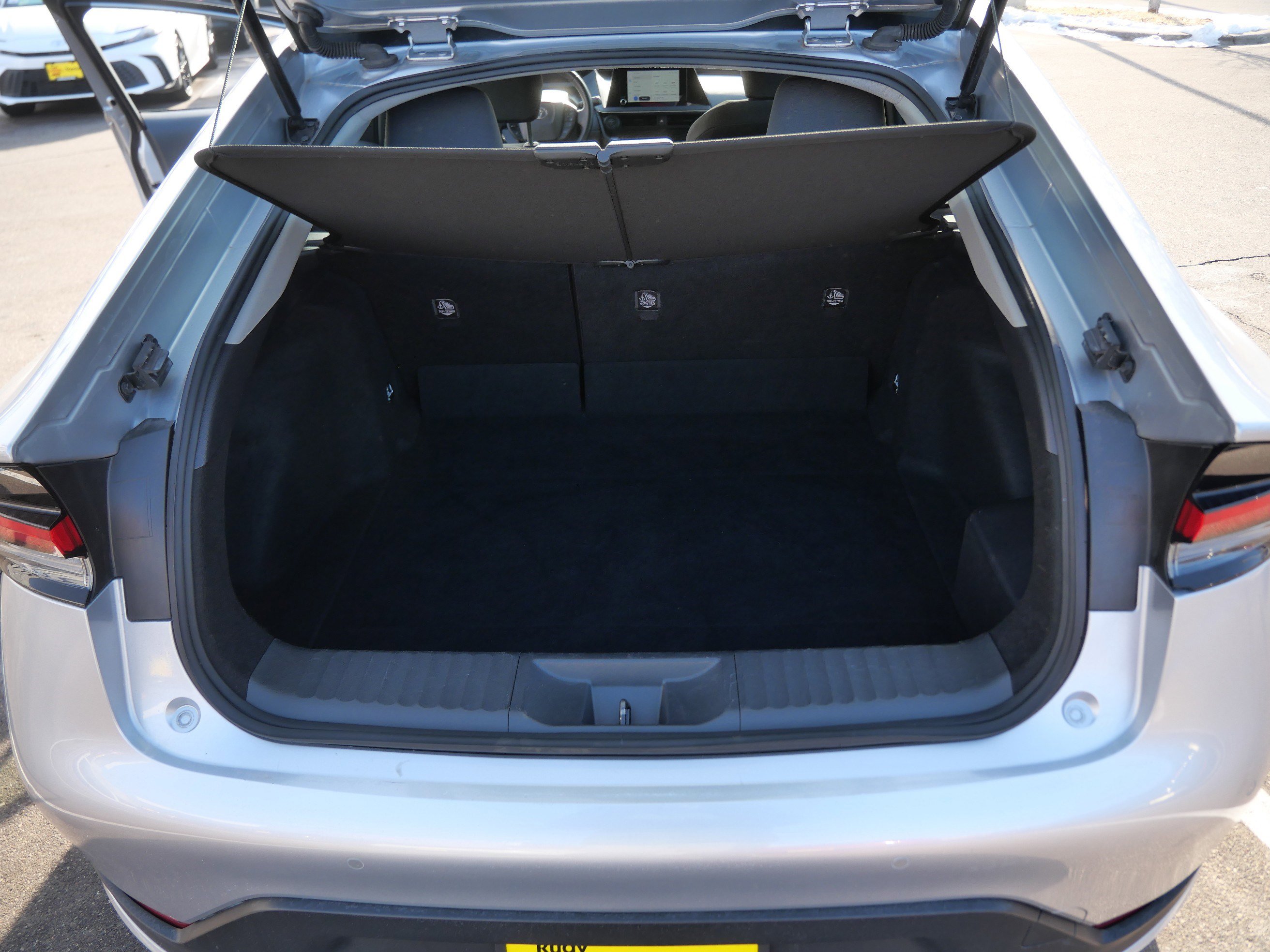 Used 2024 Toyota Prius LE FWD image 18