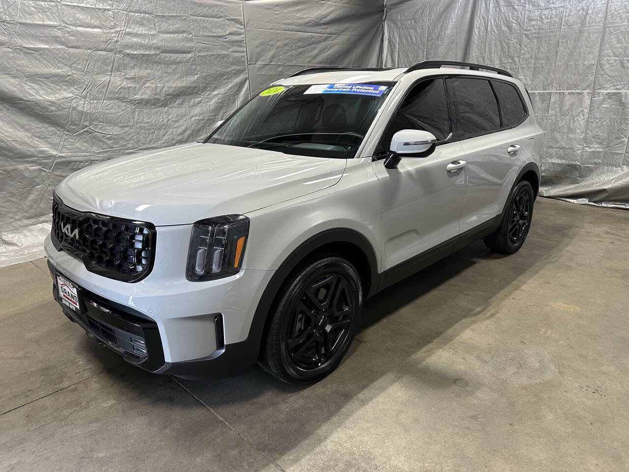 Used 2024 Kia Telluride SX X-Line image 2