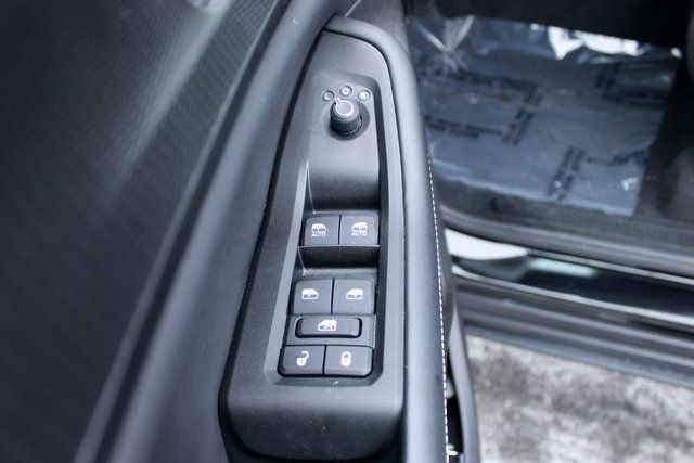 Used 2025 Jeep Grand Cherokee Laredo w/ Luxury Tech Group I AWD/4WD image 11