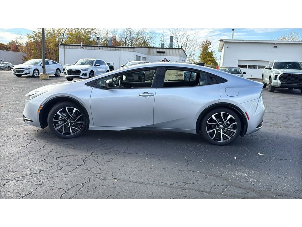 New 2026 Toyota Prius Plug-In Hybrid FWD image 4