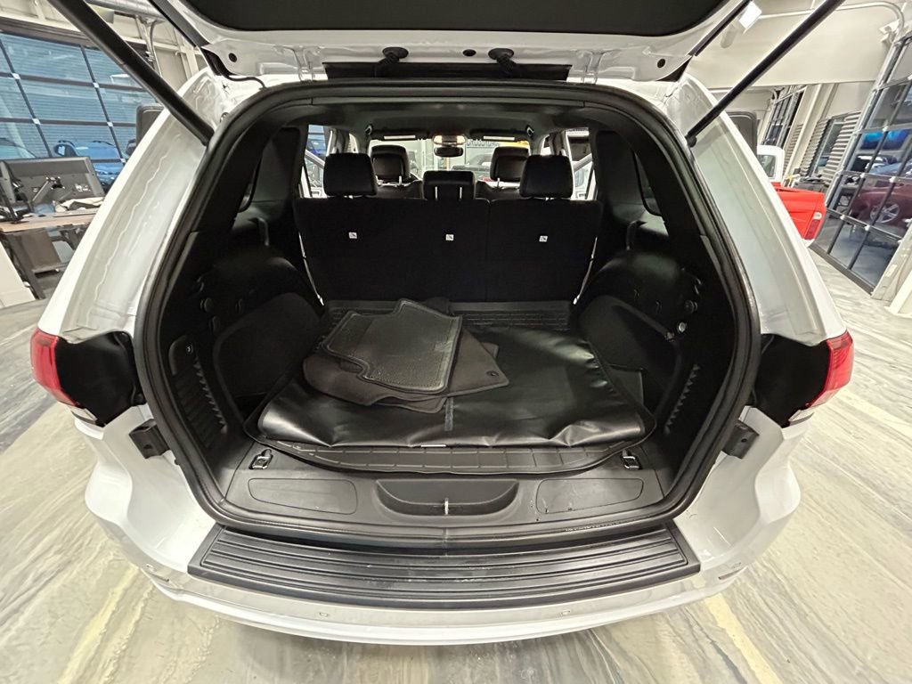 Used 2019 Jeep Grand Cherokee Altitude image 46