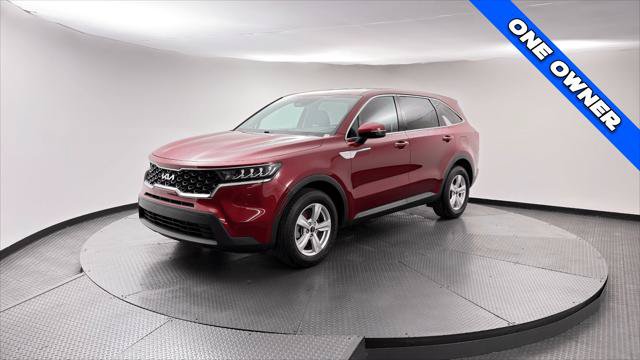 Used 2022 Kia Sorento LX FWD image 2