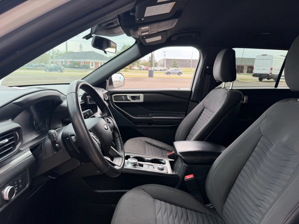 Used 2020 Ford Explorer XLT w/ Comfort Package AWD/4WD image 9