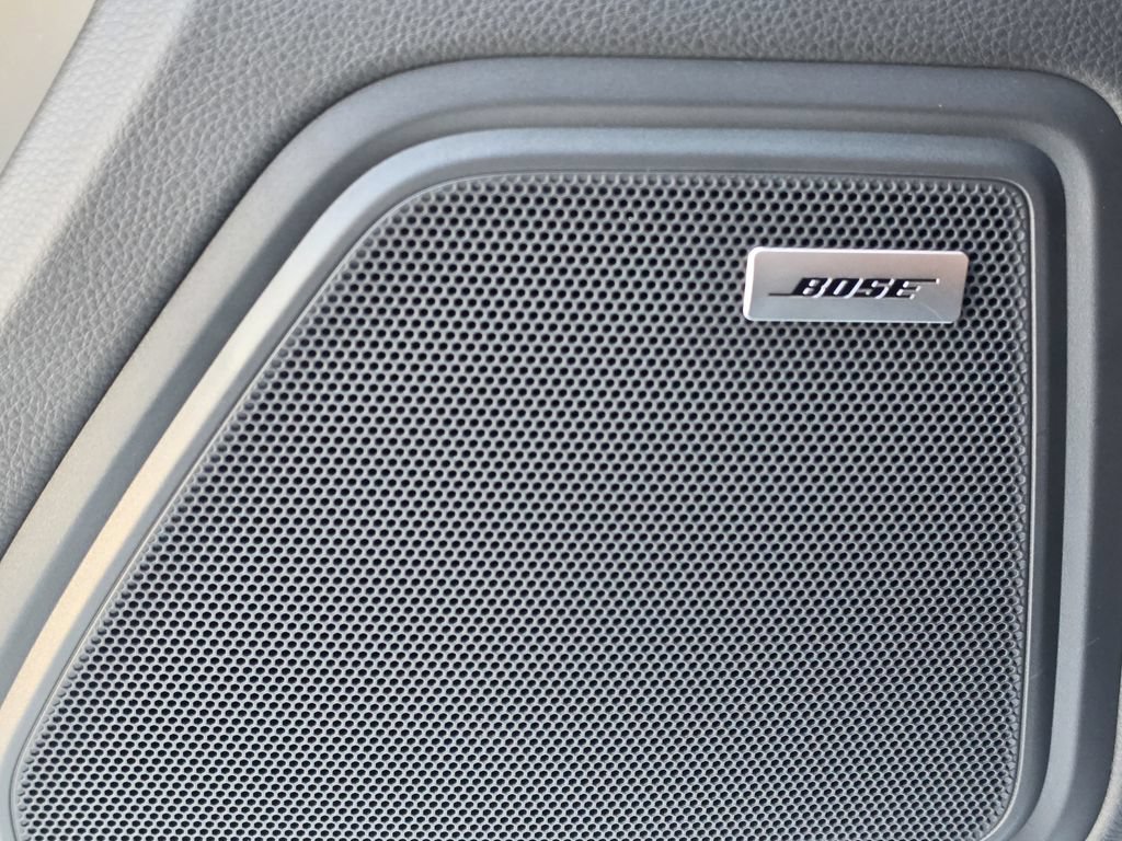 Certified 2025 Porsche Macan Turbo AWD/4WD image 20