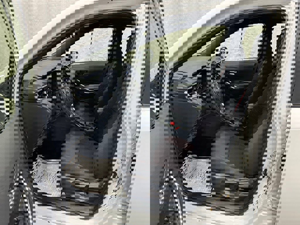Used 2025 Toyota Corolla SE image 10