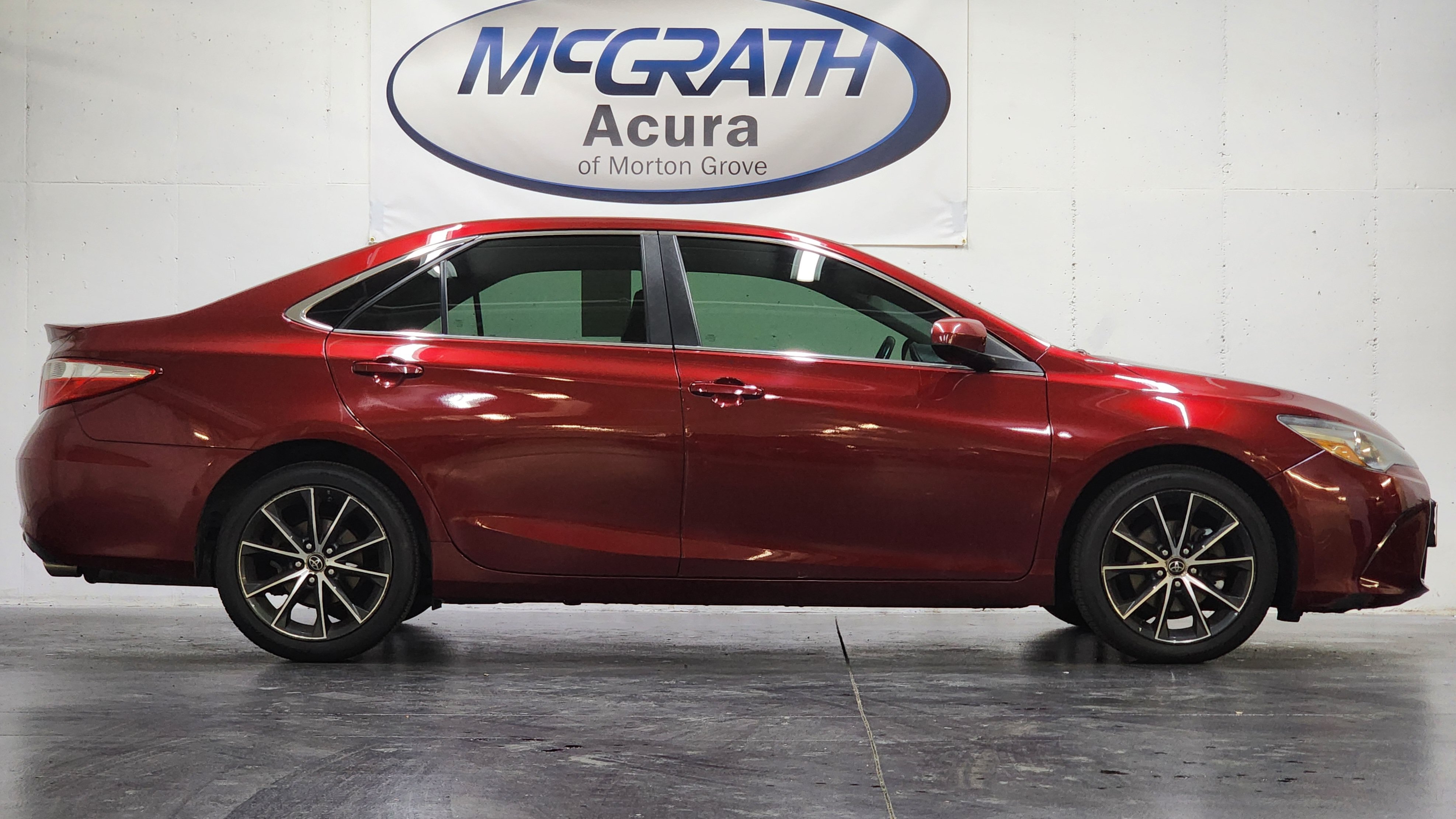 Used 2016 Toyota Camry XSE w/ Moonroof Package FWD image 5