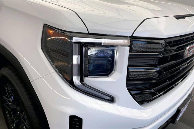 Used 2025 GMC Sierra 1500 Elevation AWD/4WD image 28