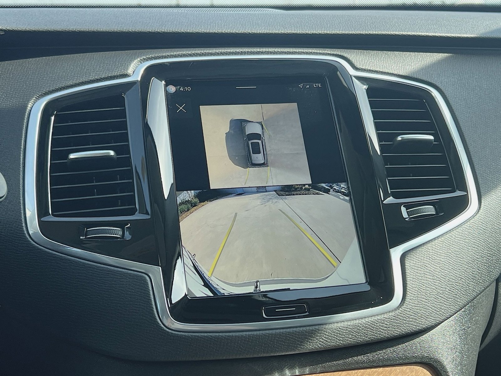 Used 2024 Volvo XC90 B6 Plus w/ Protection Package Premier image 19