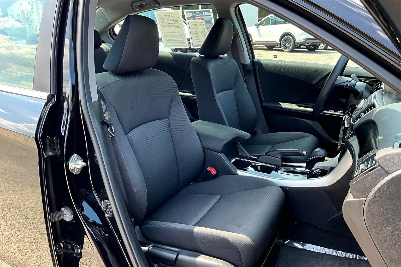 Used 2017 Honda Accord LX image 7
