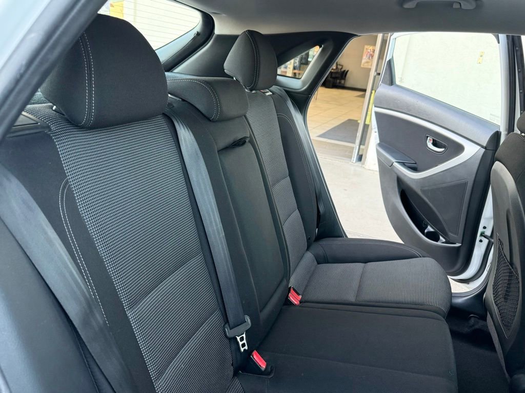 Used 2016 Hyundai Elantra GT w/ Option Group 02 image 25