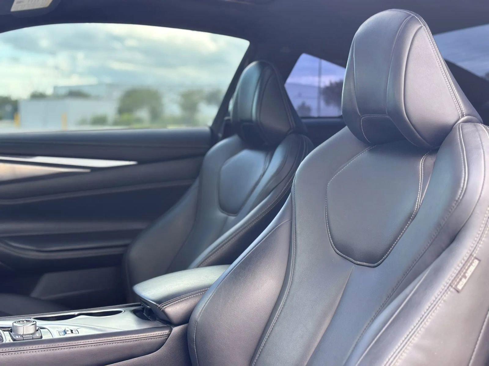 Used 2019 INFINITI Q60 3.0t Luxe w/ Essential Package image 23