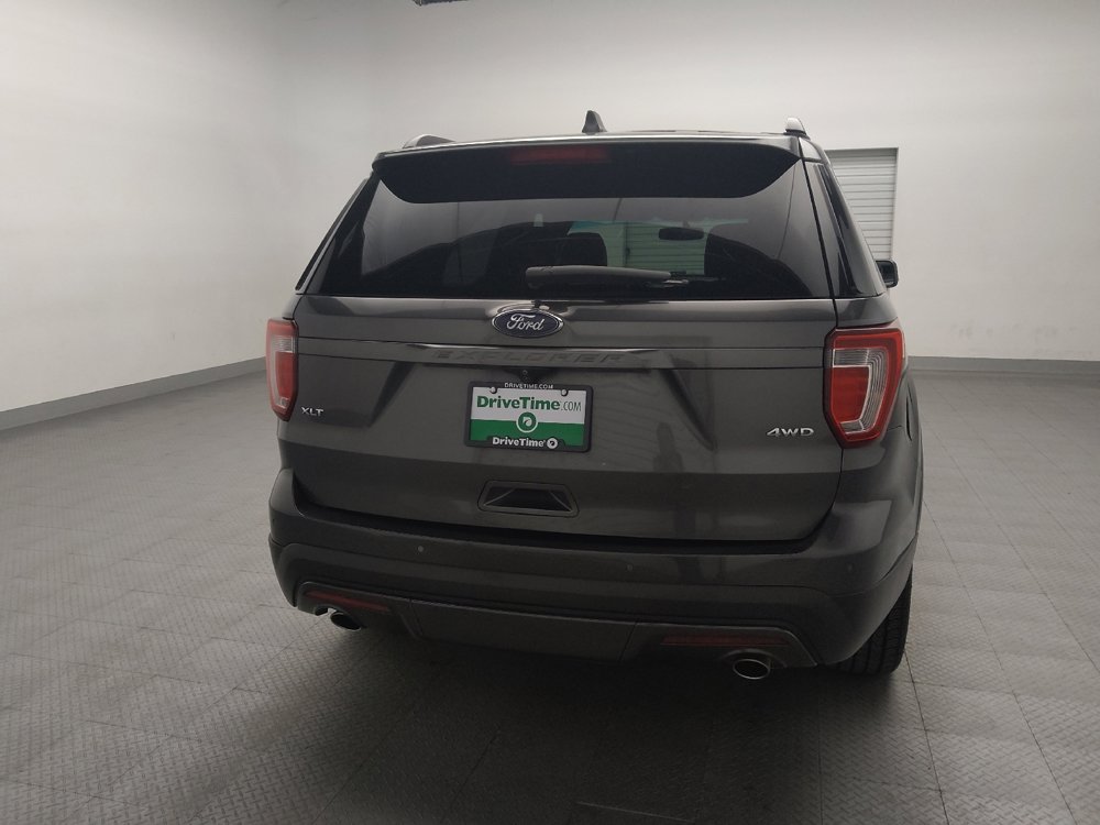 Used 2017 Ford Explorer XLT w/ Equipment Group 202A AWD/4WD image 7