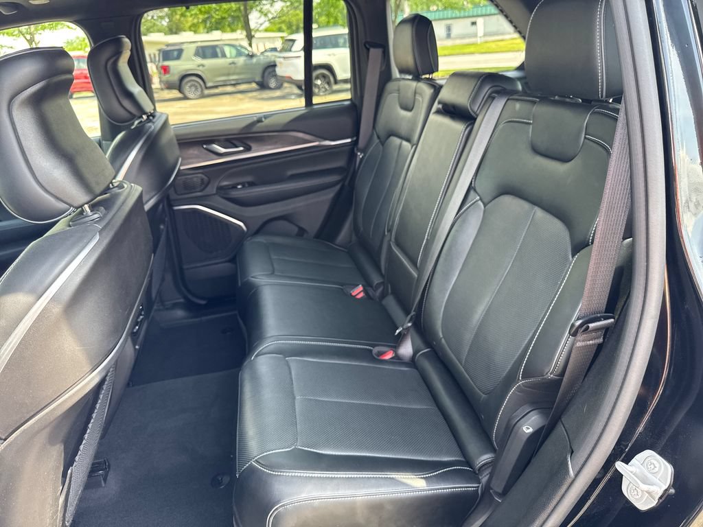Certified 2023 Jeep Grand Cherokee Overland w/ Adv Protech Group III AWD/4WD image 38