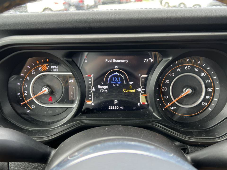 Used 2024 Jeep Wrangler Unlimited Sahara w/ Safety Group AWD/4WD image 19