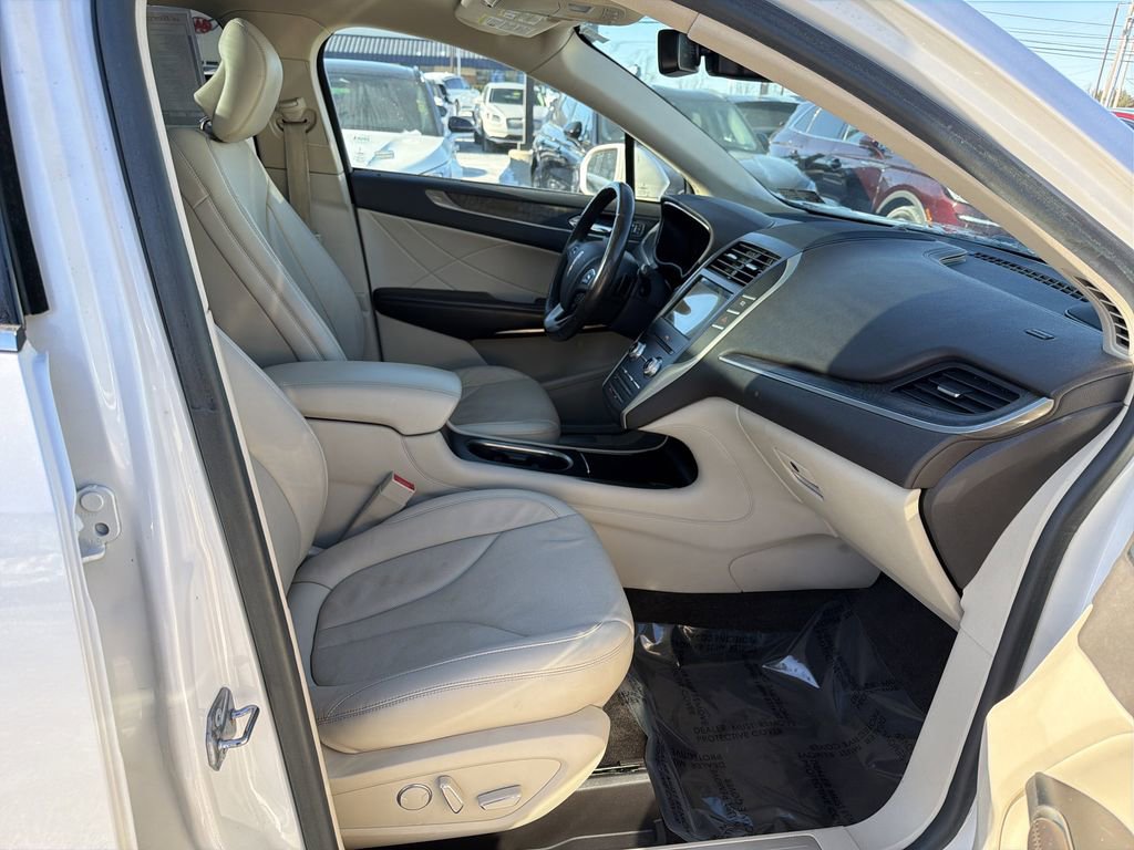 Used 2017 Lincoln MKC Reserve w/ Lincoln MKC Climate Package AWD/4WD image 15