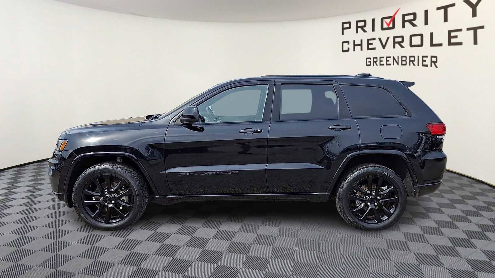 Used 2022 Jeep Grand Cherokee Laredo X image 5