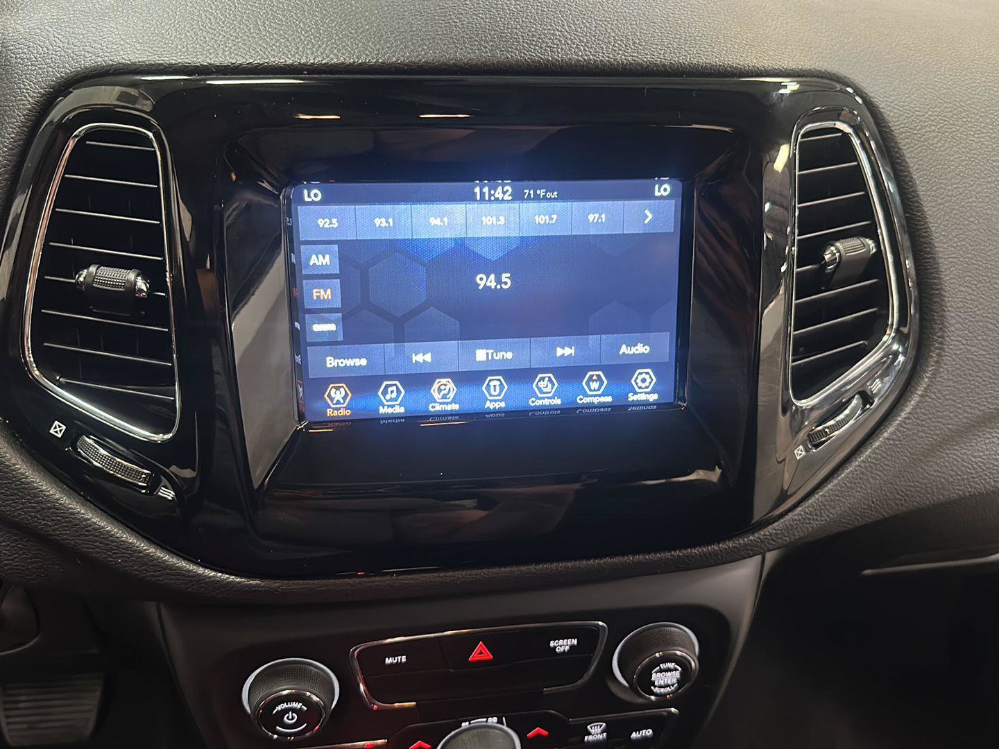 Certified 2019 Jeep Compass Latitude AWD/4WD image 20