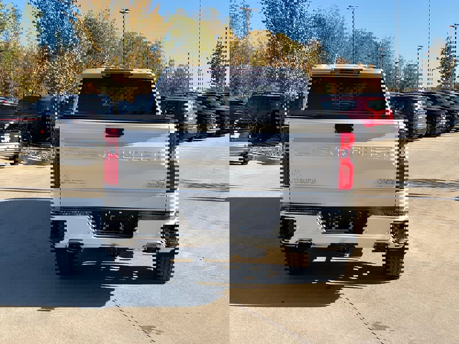 Used 2019 Chevrolet Silverado 1500 High Country w/ Z71 Off-Road Package image 11