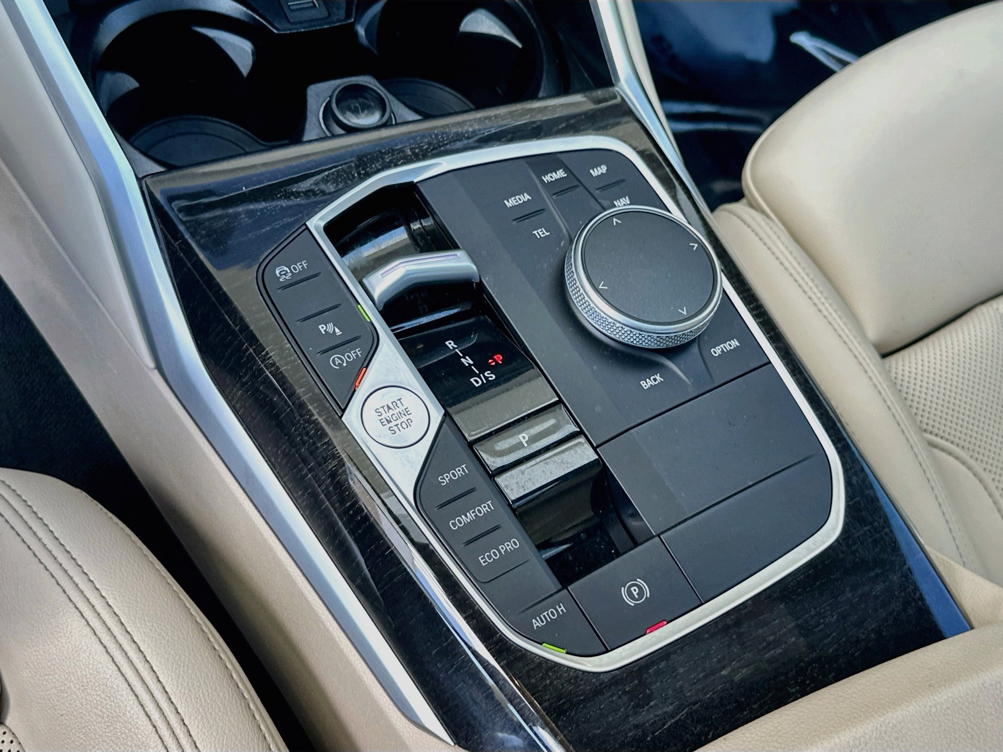 Used 2024 BMW 330i Sedan w/ Premium Package RWD image 15