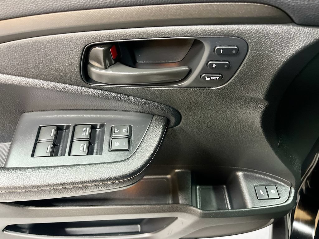 Used 2025 Honda Passport TrailSport image 18