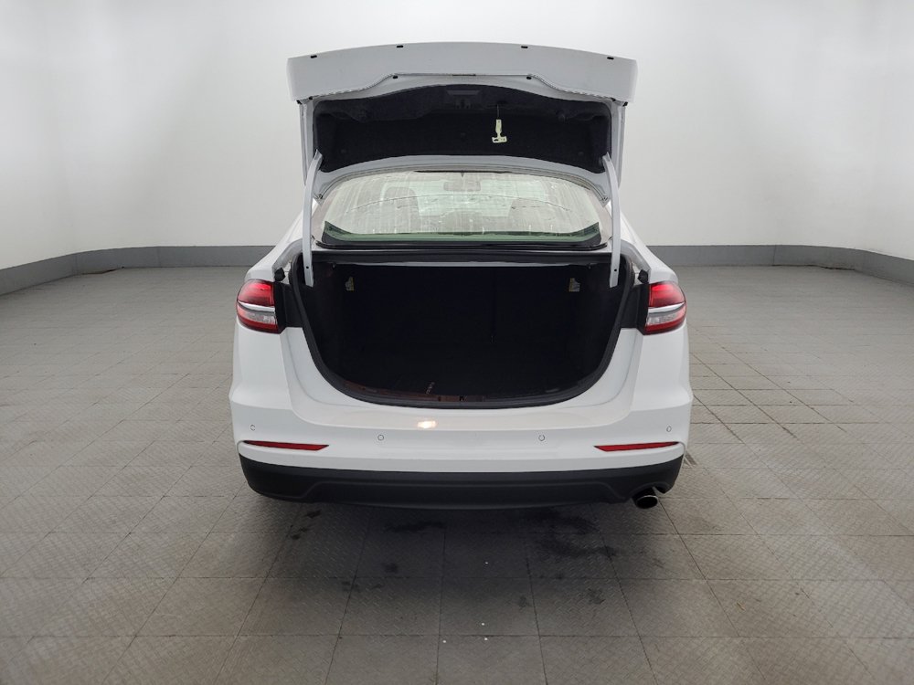 Used 2020 Ford Fusion SE FWD image 29