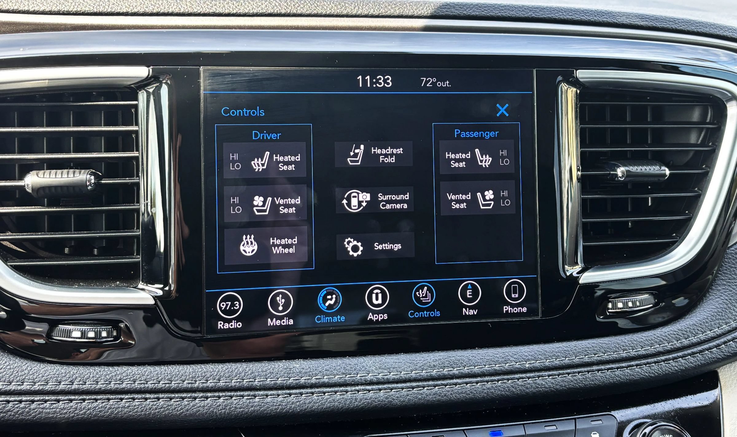 Used 2018 Chrysler Pacifica Limited w/ Advanced Safetytec Group FWD image 25