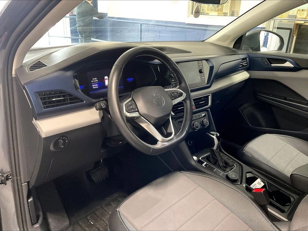 Used 2022 Volkswagen Taos SE w/ Panoramic Sunroof Package AWD/4WD image 8