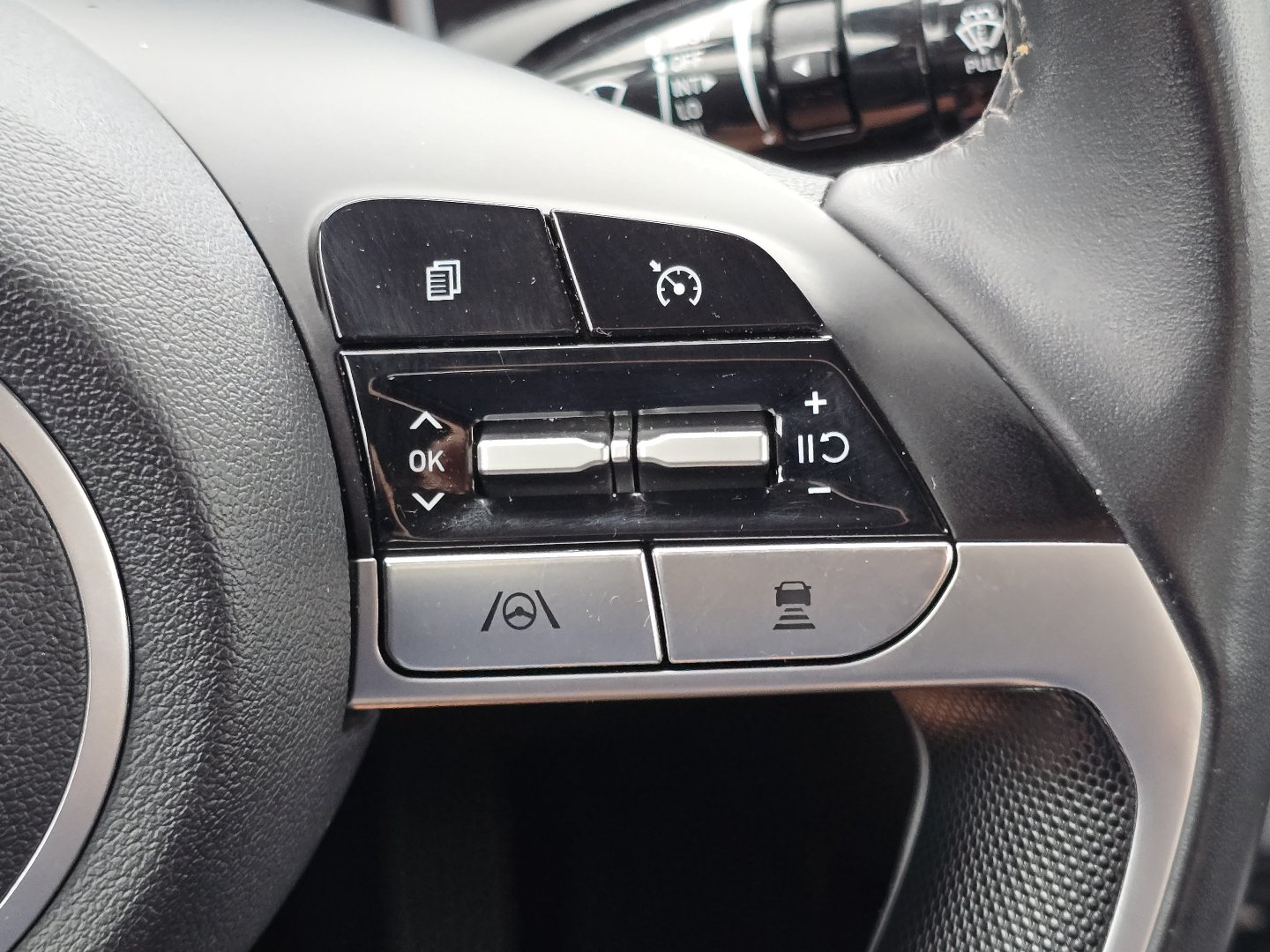 Used 2023 Hyundai Elantra SEL w/ Convenience Package FWD image 15
