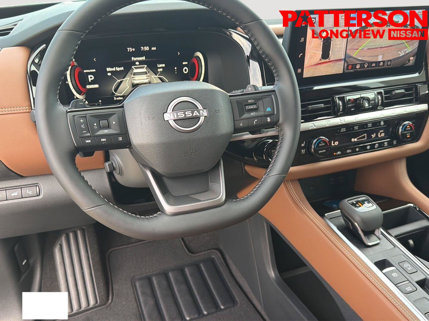 Used 2026 Nissan Pathfinder Platinum FWD image 18