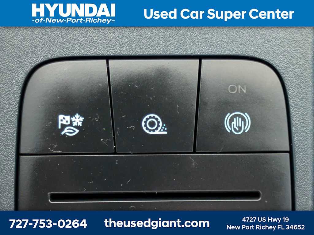 Used 2022 Ford Maverick XLT image 25