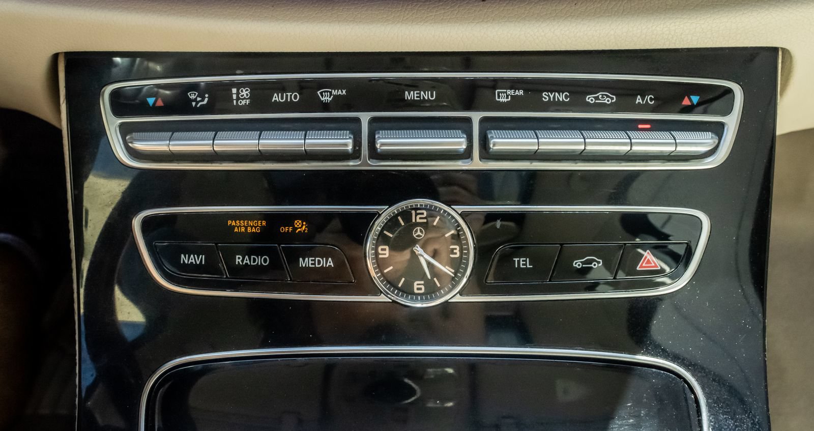 Used 2017 Mercedes-Benz E 300 4MATIC w/ Premium 1 Package image 19