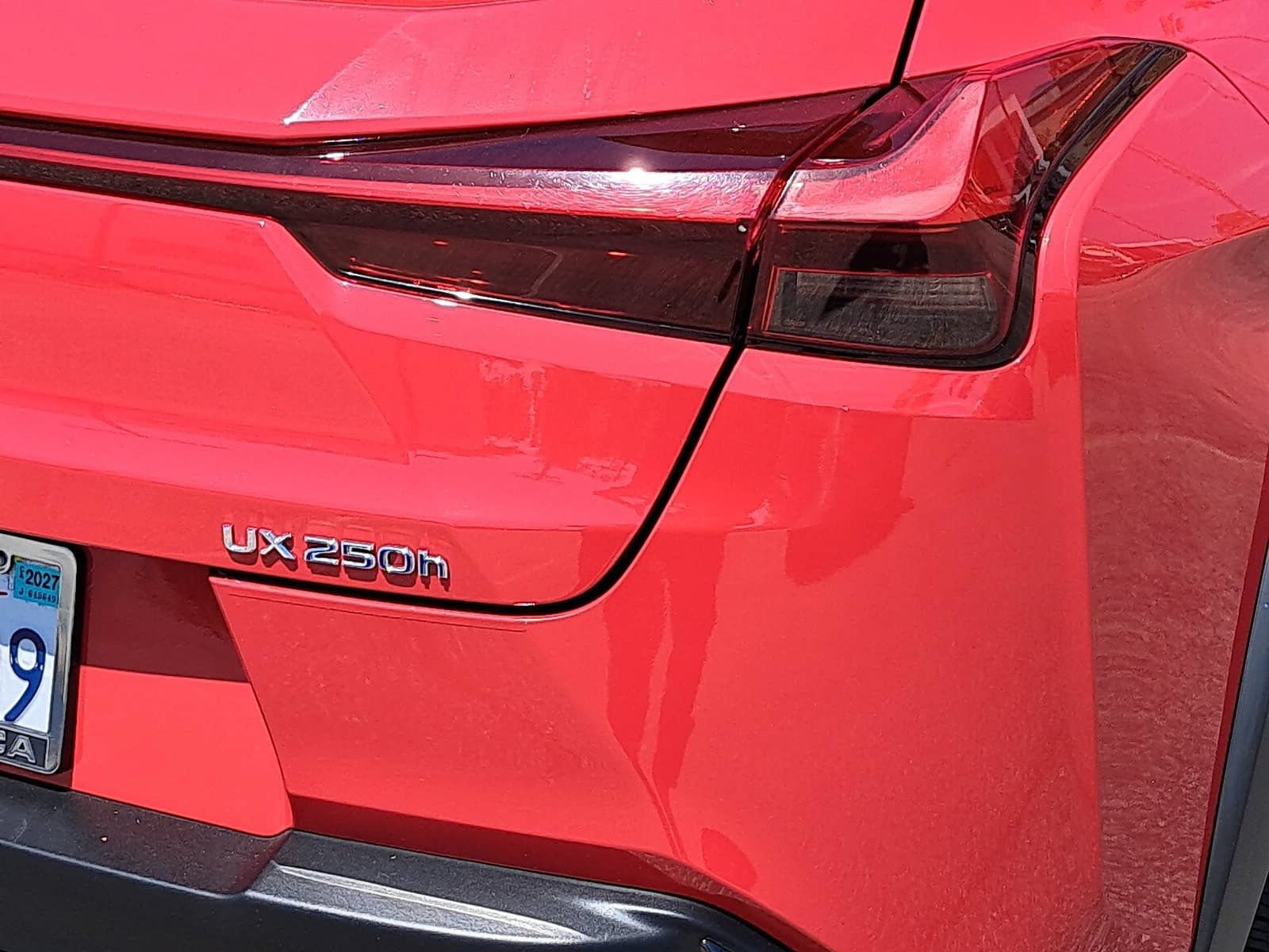 Used 2019 Lexus UX 250h F Sport w/ F Sport Premium Package AWD/4WD image 38
