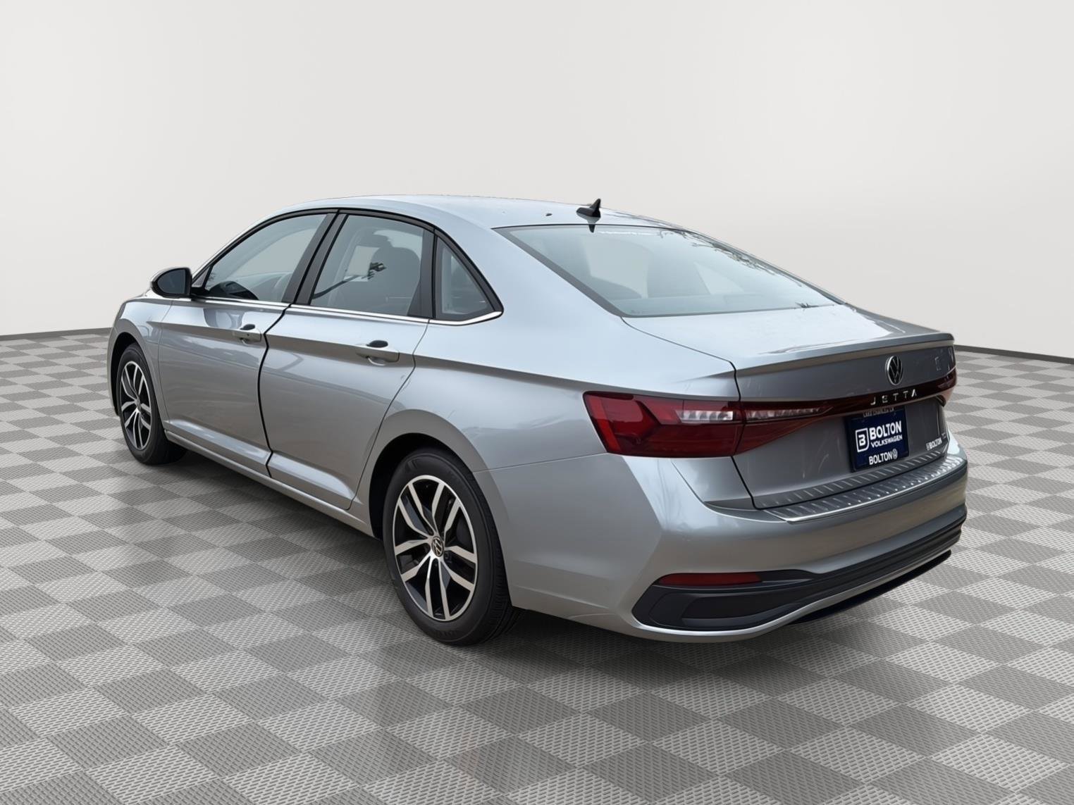 Certified 2025 Volkswagen Jetta SE image 3