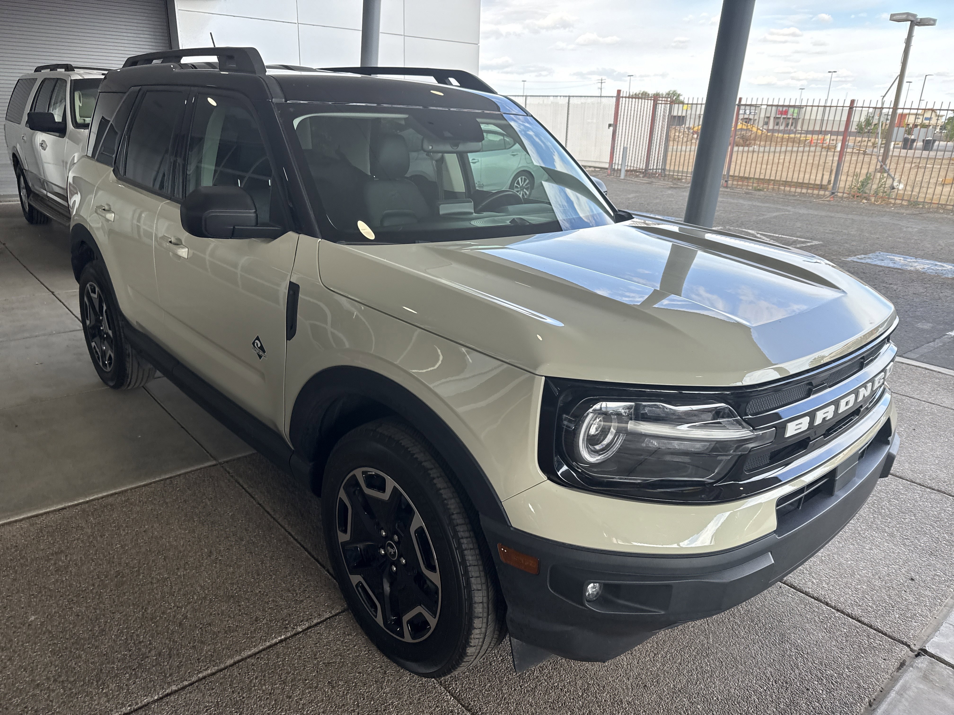 Used 2024 Ford Bronco Sport Outer Banks w/ Tech Package image 3
