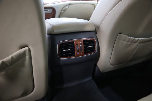 Used 2013 Hyundai Genesis 3.8 RWD image 28