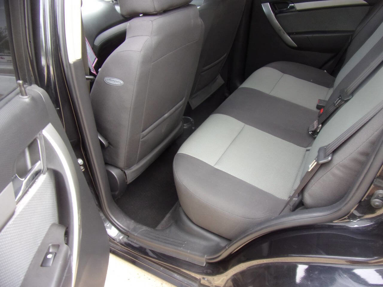 Used 2009 Chevrolet Aveo5 LT w/ Power and Convenience Package FWD image 3