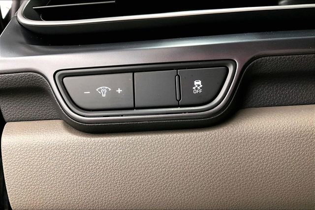 Used 2025 Kia Carnival FWD image 37