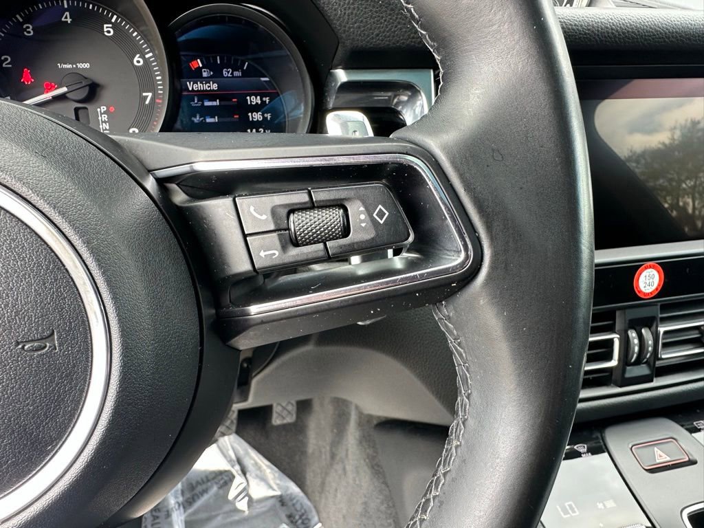Certified 2023 Porsche Macan AWD/4WD image 17