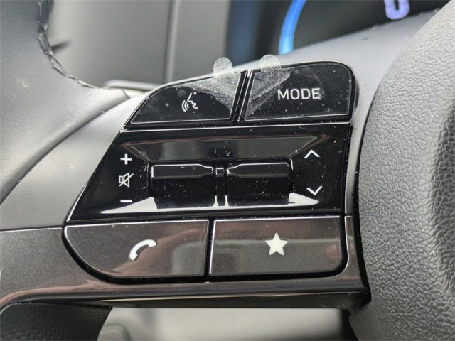 Certified 2025 Hyundai Elantra Sport image 22