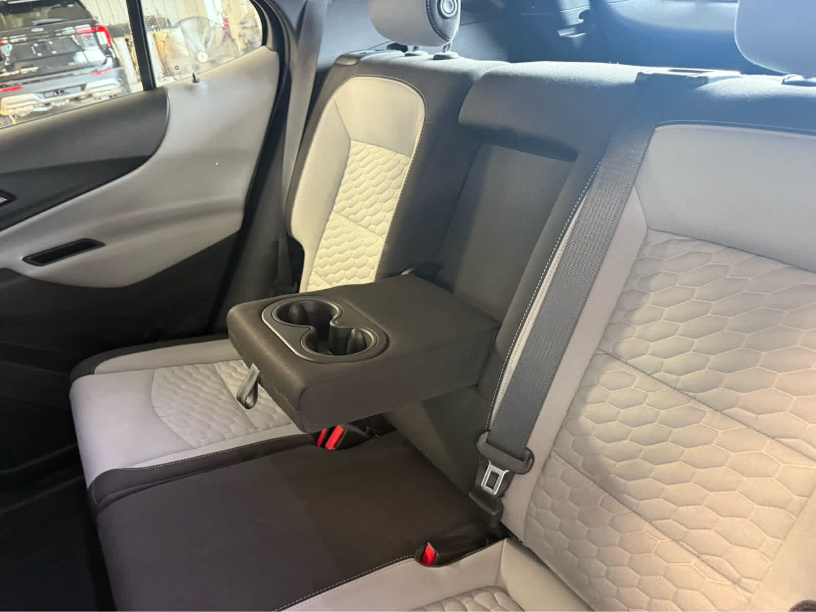 Used 2019 Chevrolet Equinox LS AWD/4WD image 18
