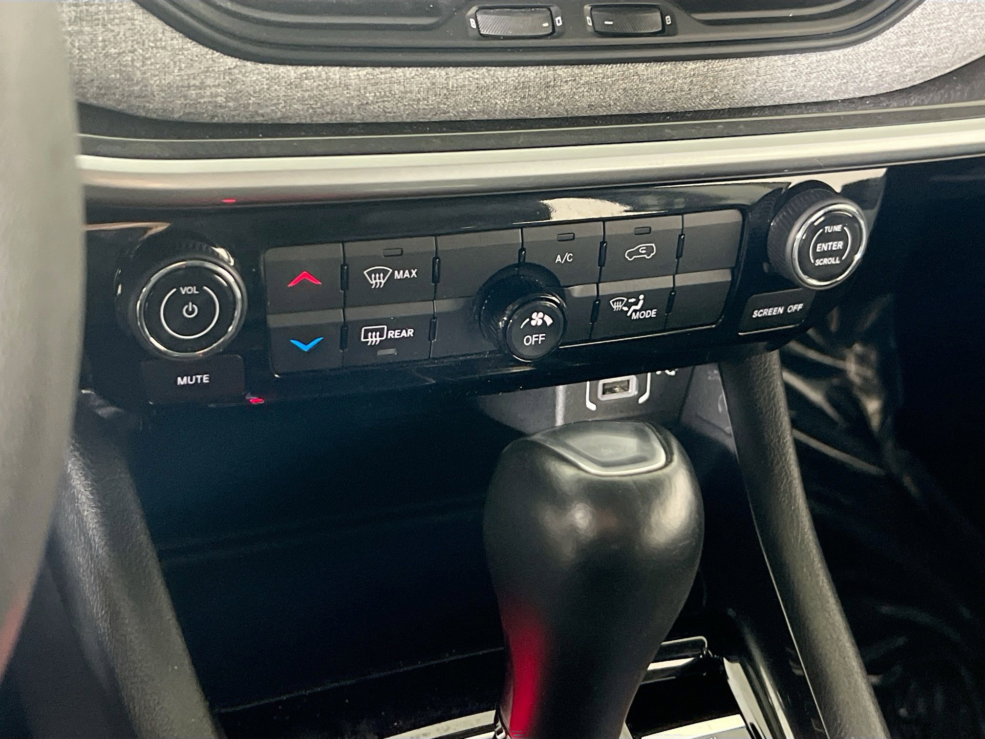 Used 2022 Jeep Compass Latitude image 15