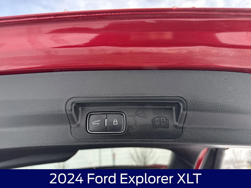 Used 2024 Ford Explorer XLT w/ Equipment Group 202A image 17