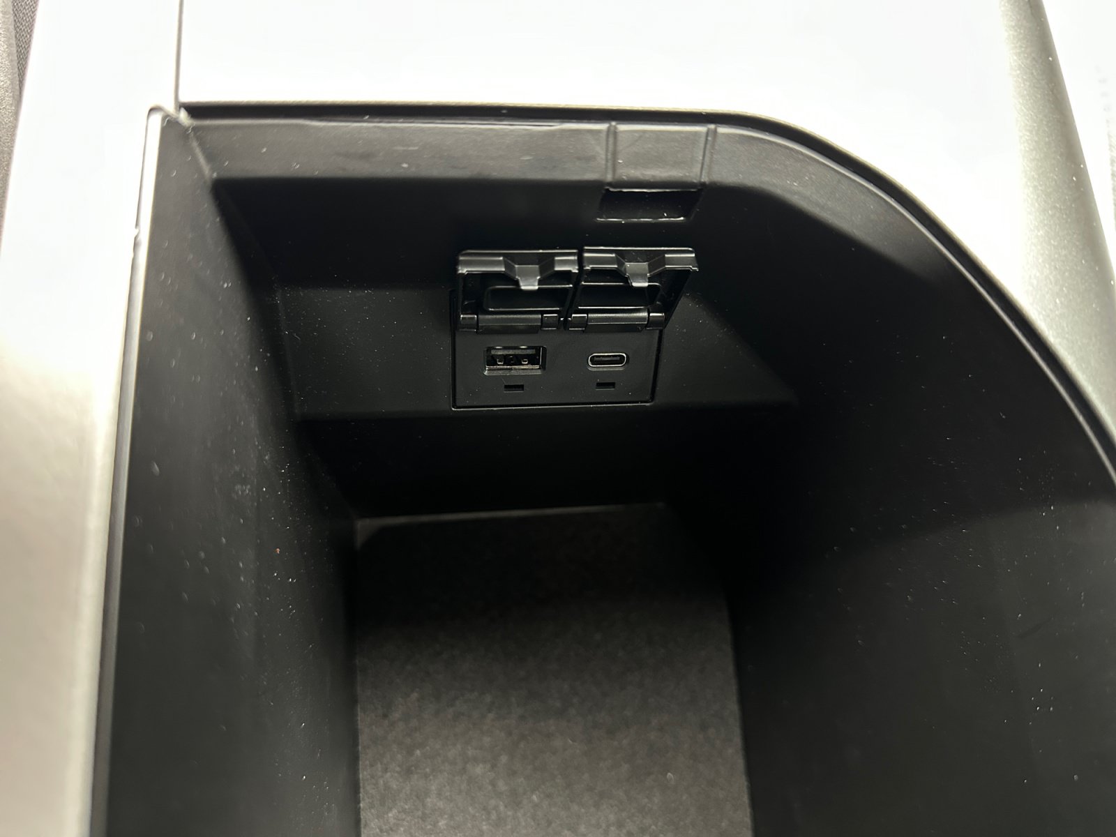 Used 2024 Toyota Camry LE w/ Convenience Package FWD image 29